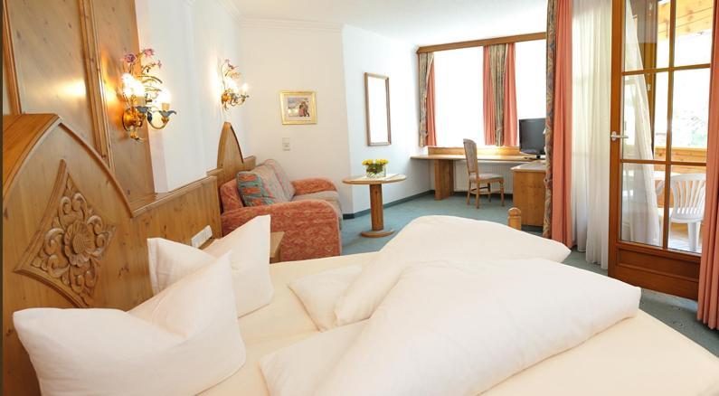 Hotel Garni Castel B&B Ischgl Rum bild