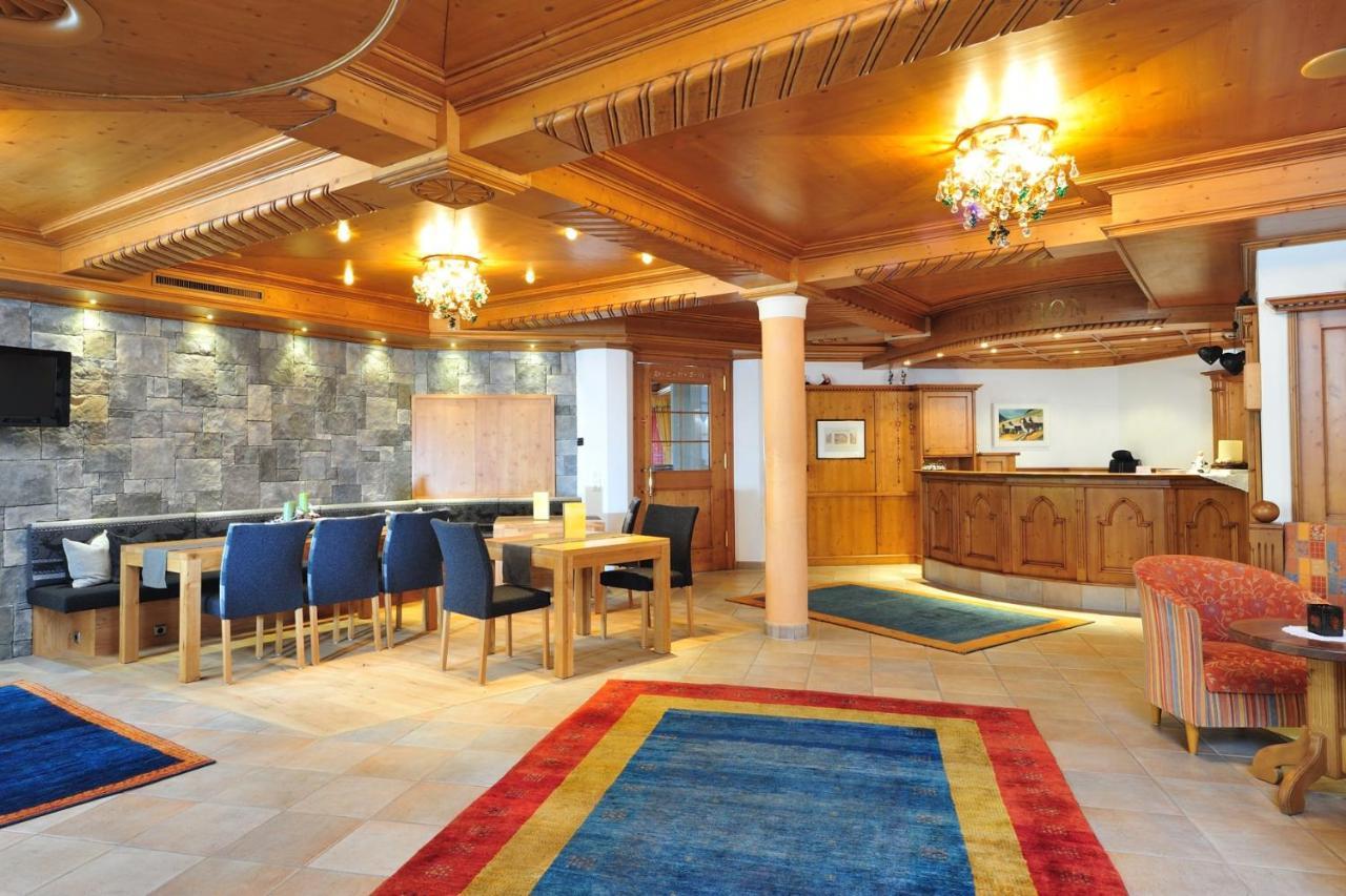 Hotel Garni Castel B&B Ischgl Exteriör bild