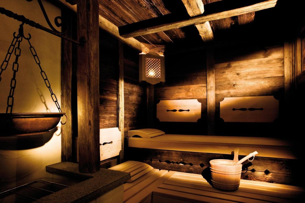 Hotel Garni Castel B&B Ischgl Exteriör bild