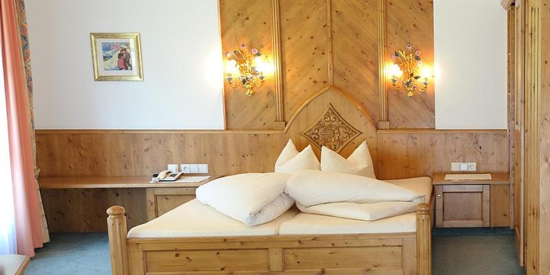 Hotel Garni Castel B&B Ischgl Exteriör bild